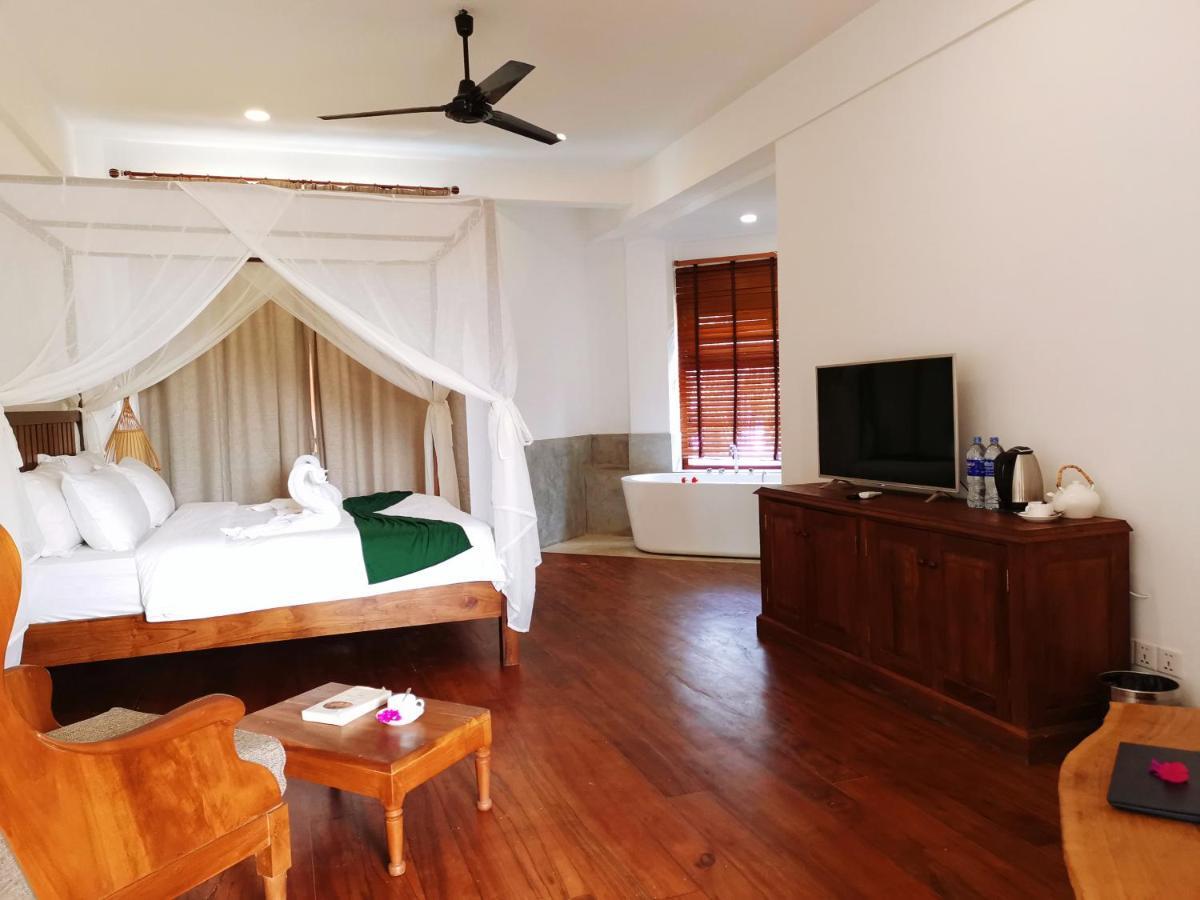 Cardamon Hotel Нилавели Экстерьер фото